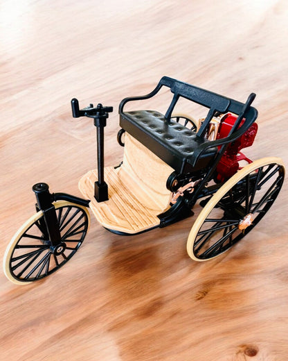 Retro Trike Benz Patent-Motorwagen - Samlarmodell, personliggörning med gravyr som present