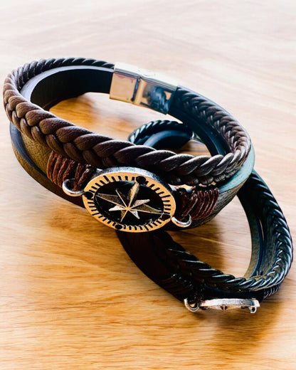 Armband "Compass Adventure" - möjlighet till personlig gravyr som present, 2 färgvarianter att välja mellan