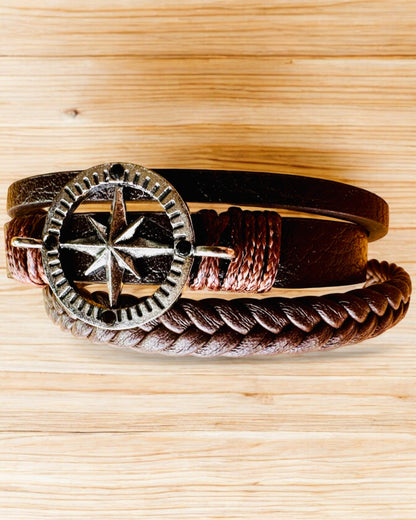 Armband "Compass Adventure" - möjlighet till personlig gravyr som present, 2 färgvarianter att välja mellan