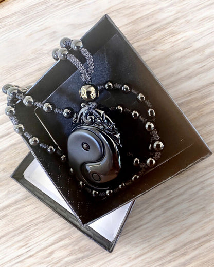 Obsidian Yin Yang Amulett med Gravyr - Harmoni och Skydd, personlig gravyr som present