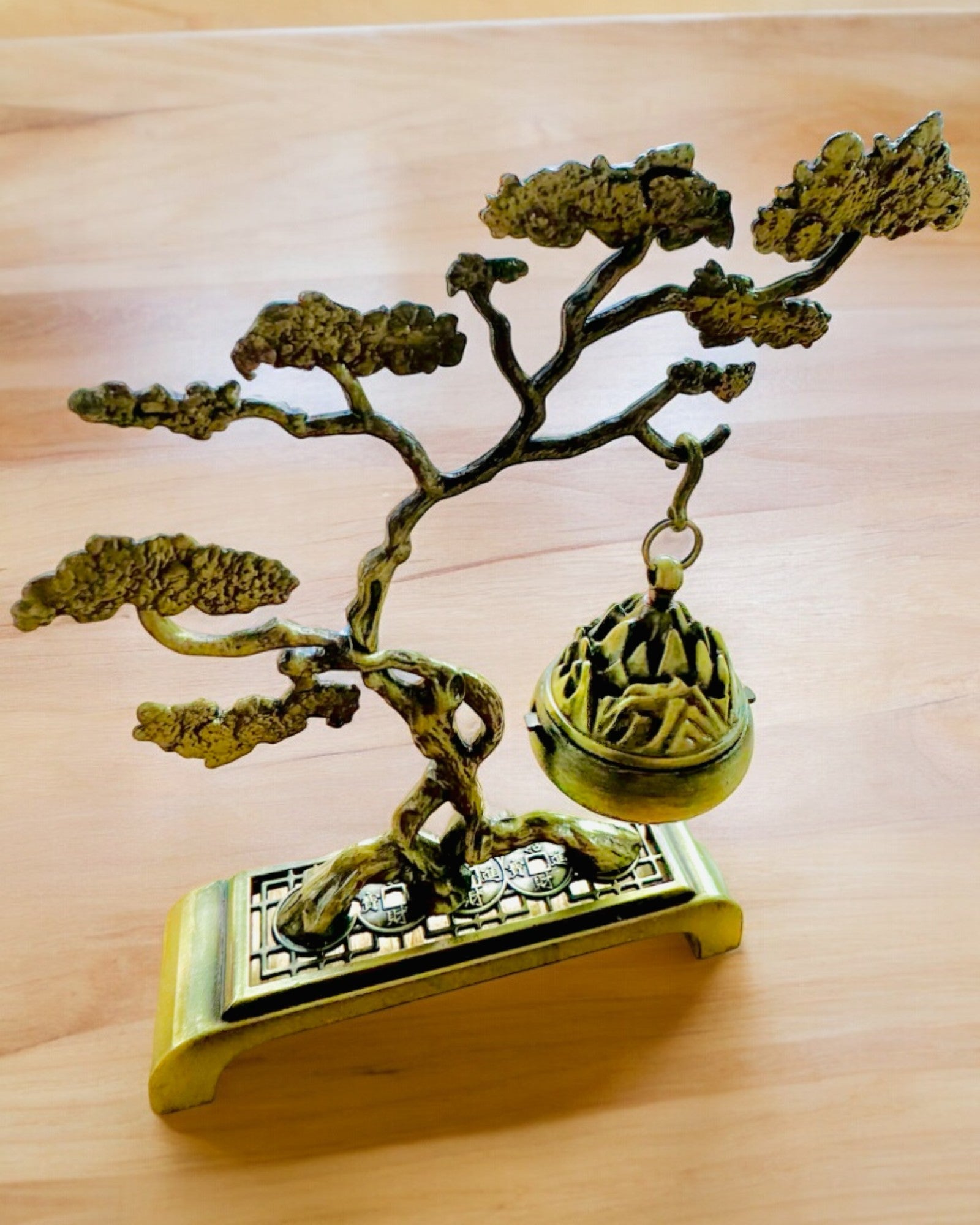 Elegant Metallisk Rökelsehållare Bonsai - möjlighet till personlig gravyr som present