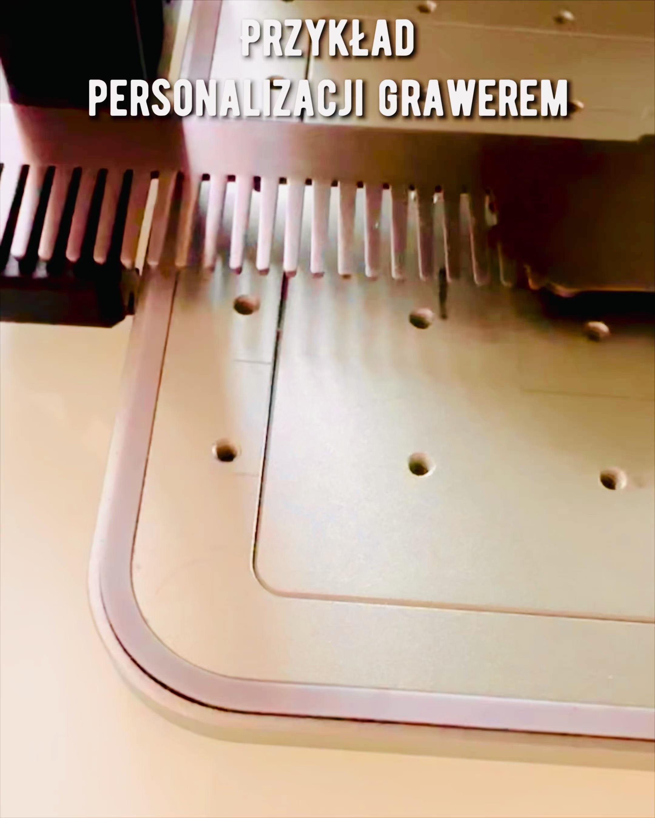 GroomMaster - Elegant Metallkam med Gravyr, personlig gravyr