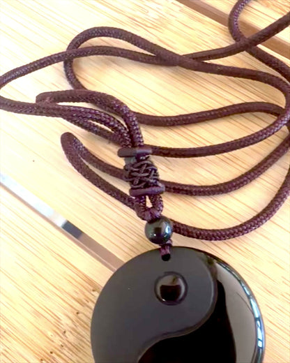 Boho-halsband i obsidian Yin Yang Tai Chi, möjlighet till personlig gravyr som present