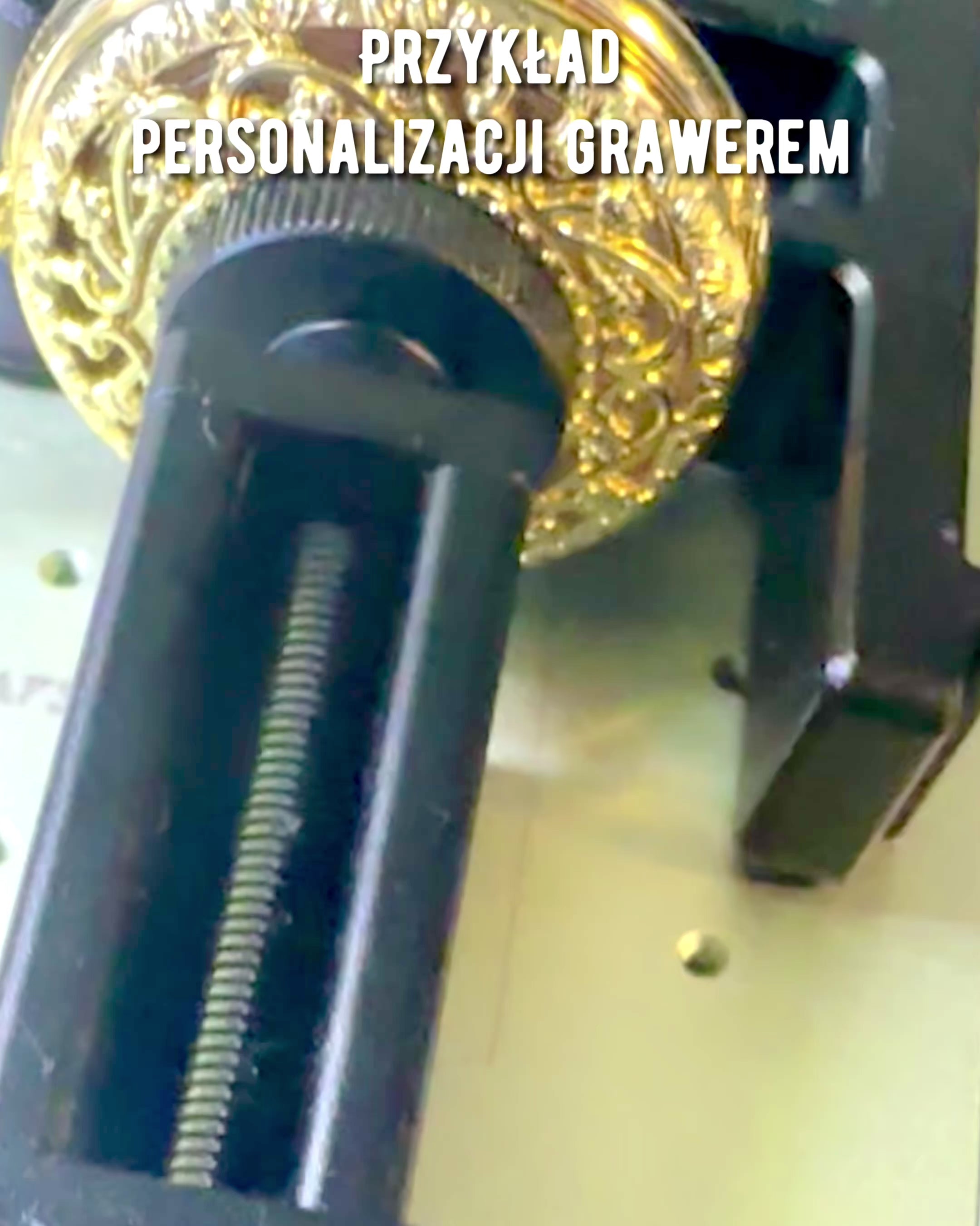 "Złoty Majestat" - Lyxig Mekanisk Fickur med Transparent Kärna. Personalisering med gravyr.